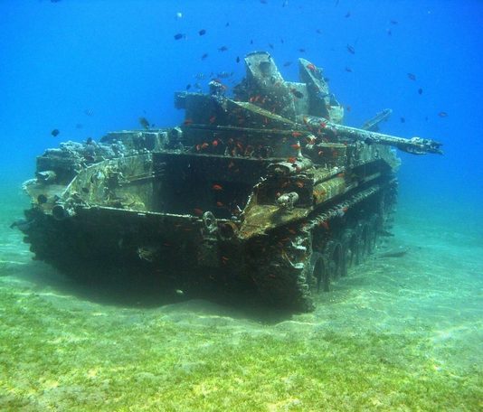 tank-underwater